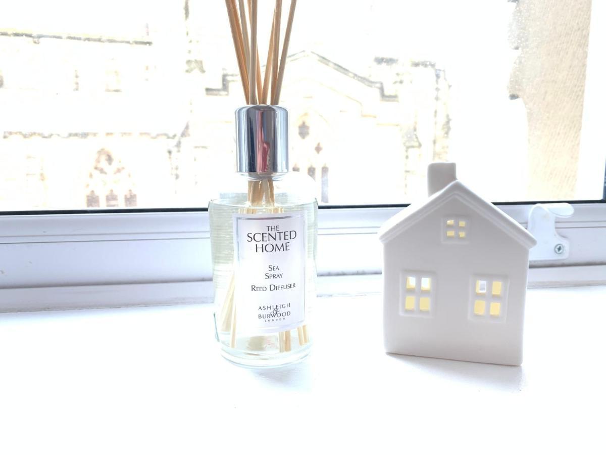 Seaspray Boutique Whitby Apartment ภายนอก รูปภาพ