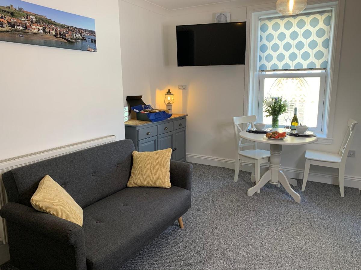 Seaspray Boutique Whitby Apartment ภายนอก รูปภาพ