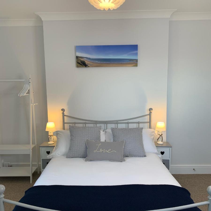 Seaspray Boutique Whitby Apartment ภายนอก รูปภาพ